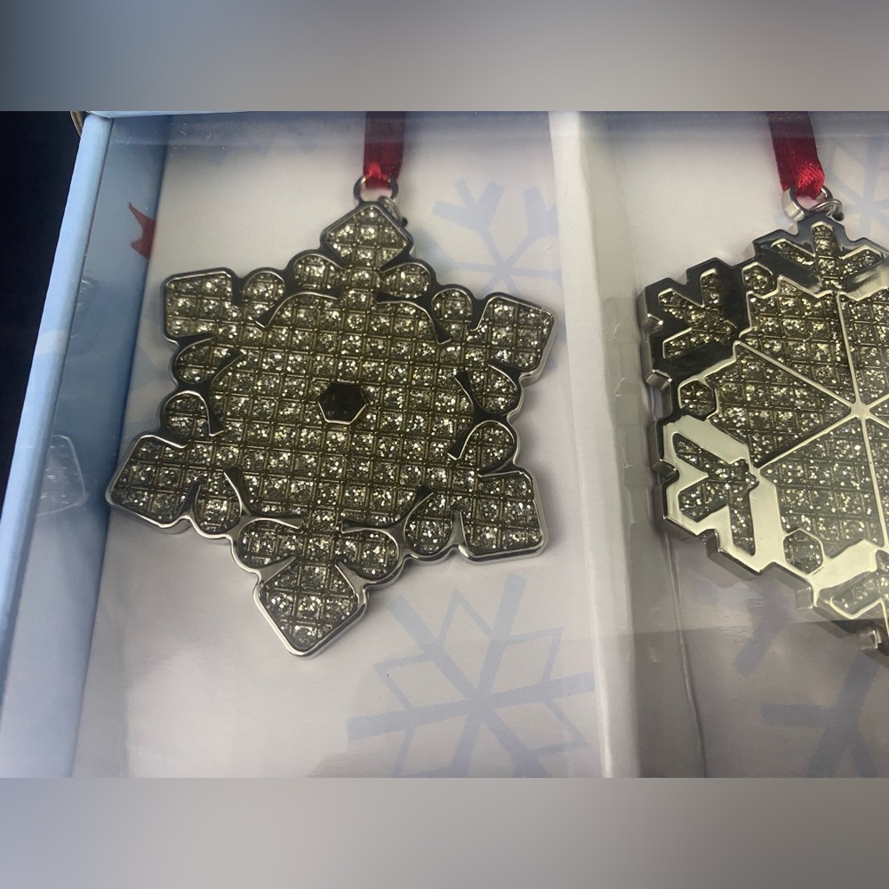 Towle Holidays Wishes Snowflake Ornaments Set Of 3 - Picture 7 of 7
